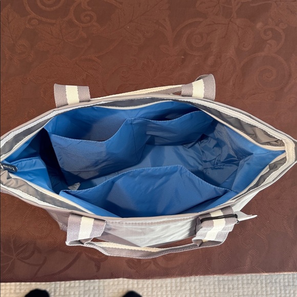 Lesportsac E/W Everyday Tote Bag - Picture 9 of 14